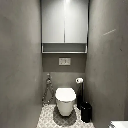 Chic In Center Apartman